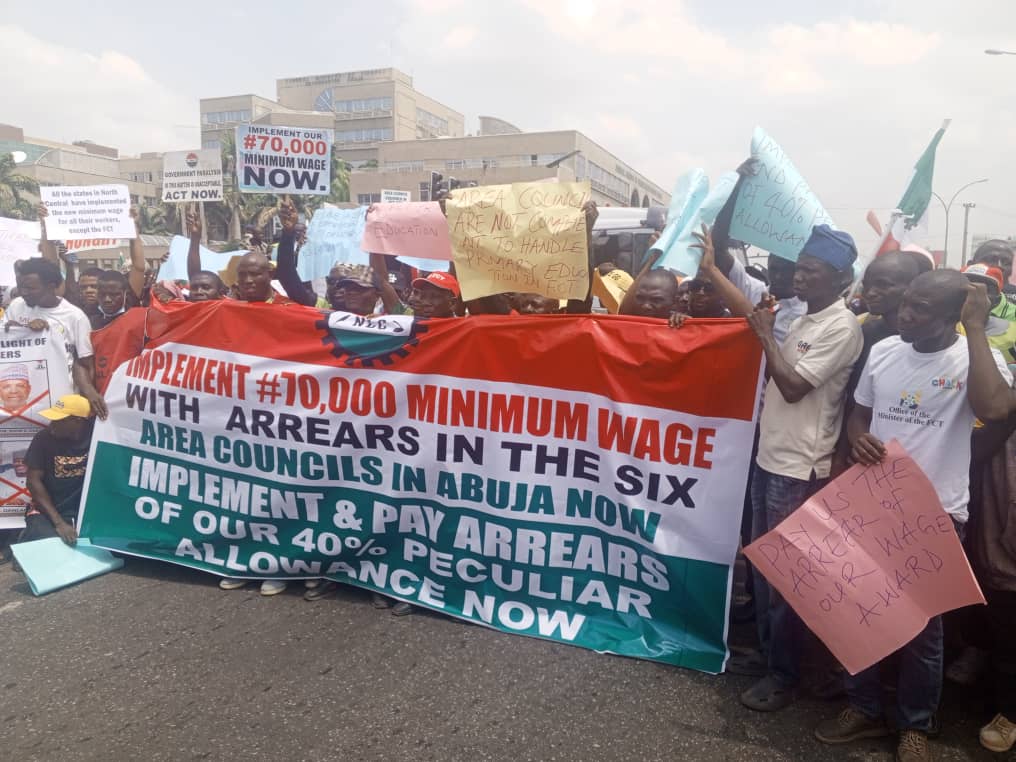 teachers protesting